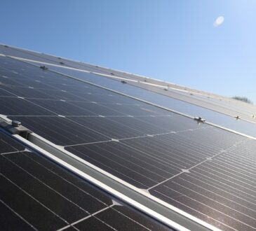 De voordelen van een zonnepanelen installateur inschakelen